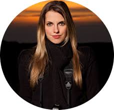 Portrait de la photographe Deborah d'Hostel